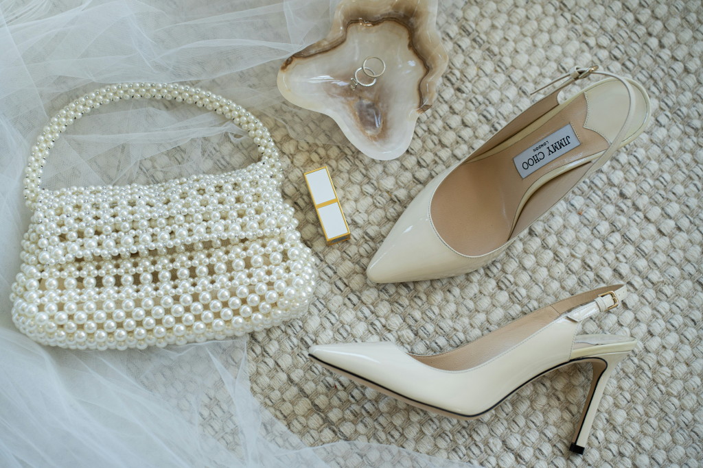 Elegante Abendtasche und High Heels